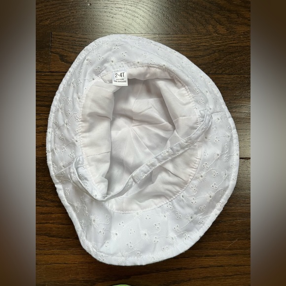 BABY HAT - Picture 2 of 3